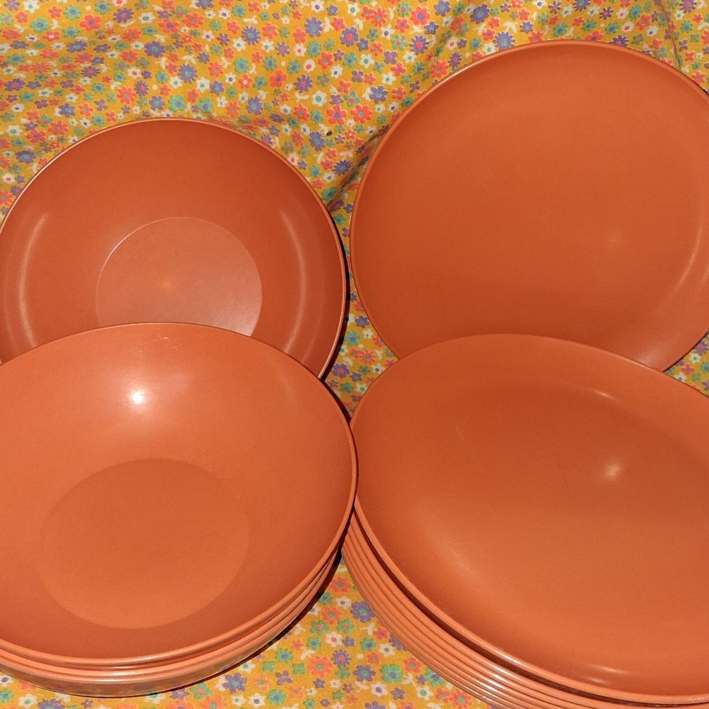 VIBRANT ORANGE MELAMINE VINTAGE "ALLIED CHEMICAL" SET.